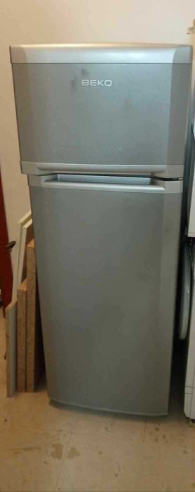 Хладилник Beko - сив