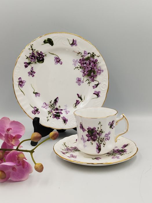 Hammersley SPODE , английски костен сет за кафе 
Victorian Violets