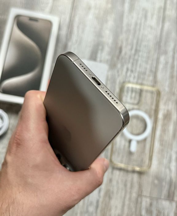 Iphone 15 Pro Max 256 GB - 88 % Battery Natural Titanium Като Нов