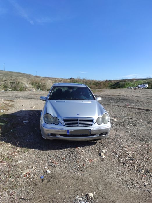 Mercedes-Benz C220