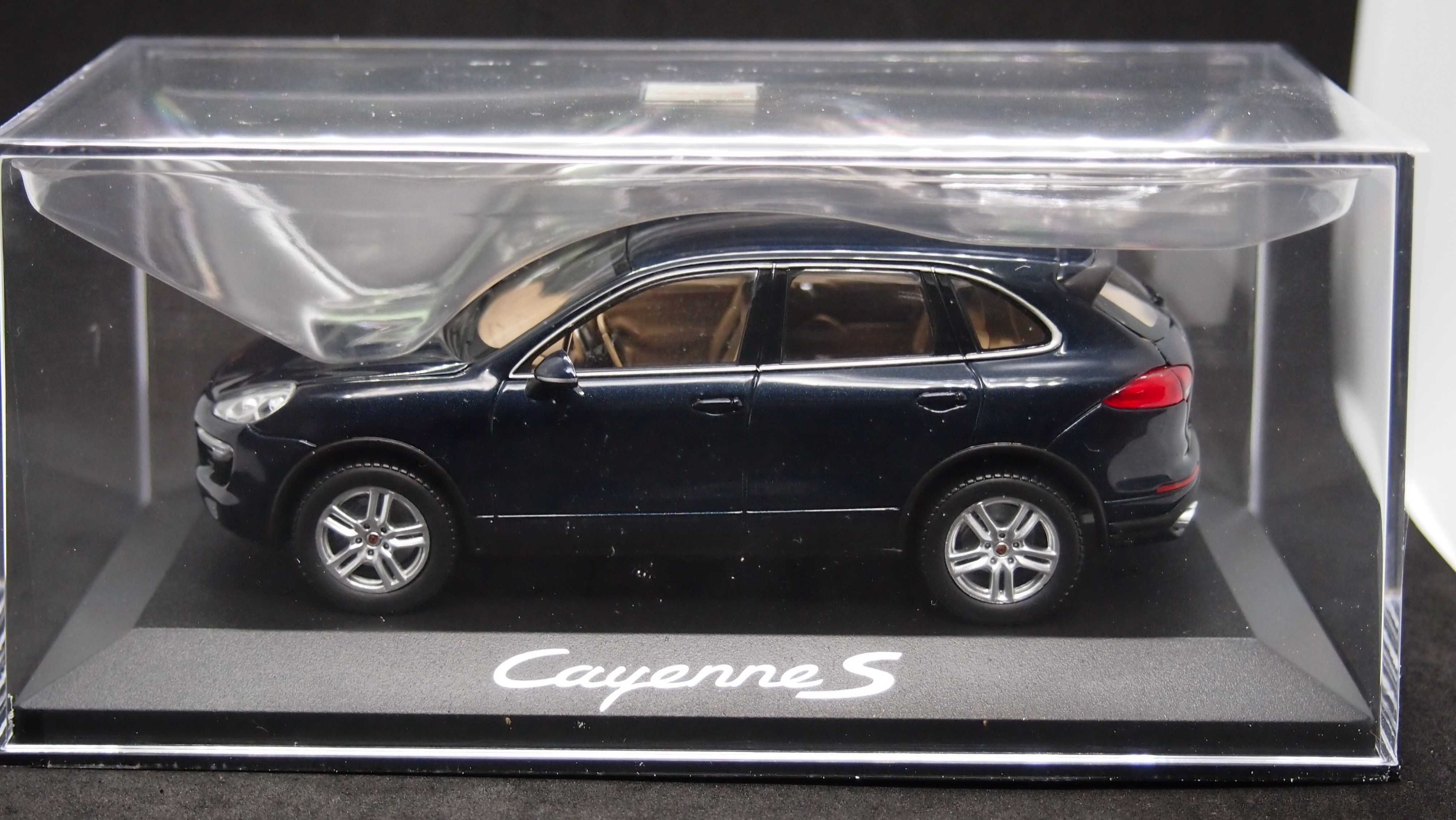 Macheta Porsche Cayenne S Minichamps 1:43