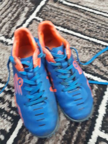 Pantofi fotbal din piele cu cramponi,teren sintetic,mar.33
