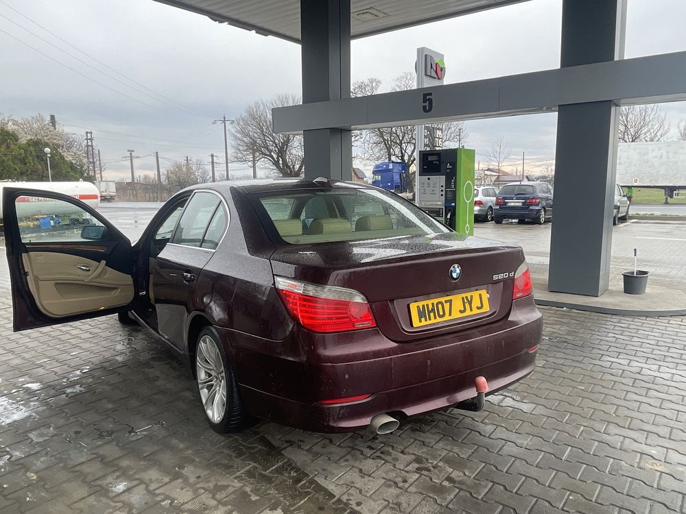 Dezmembrez bmw e60