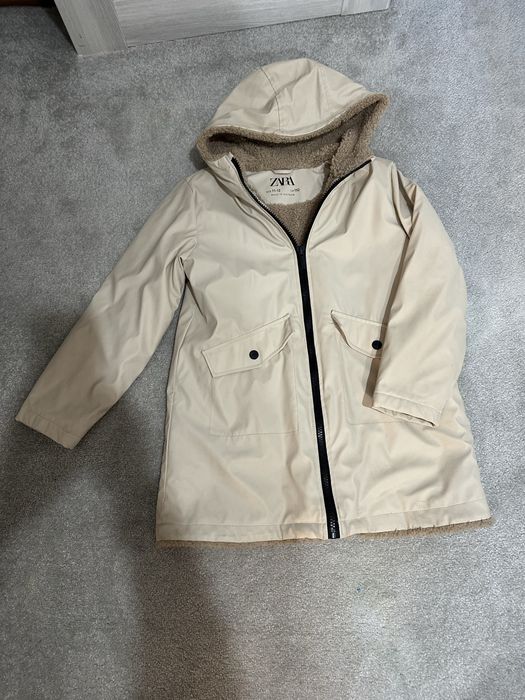 Куртка  ZARA для девочек 10 -11 лет в отличном состоянии