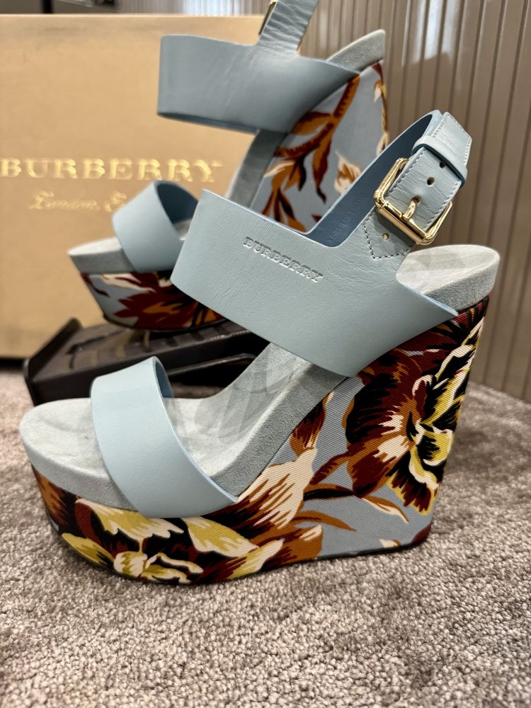 Луксозни сандали BURBERRY