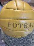 Minge de fotbal flacăra roșie fabricată în iulie 1980