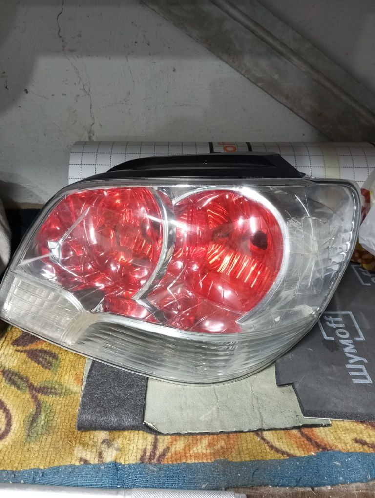 Продам задний фонарь
