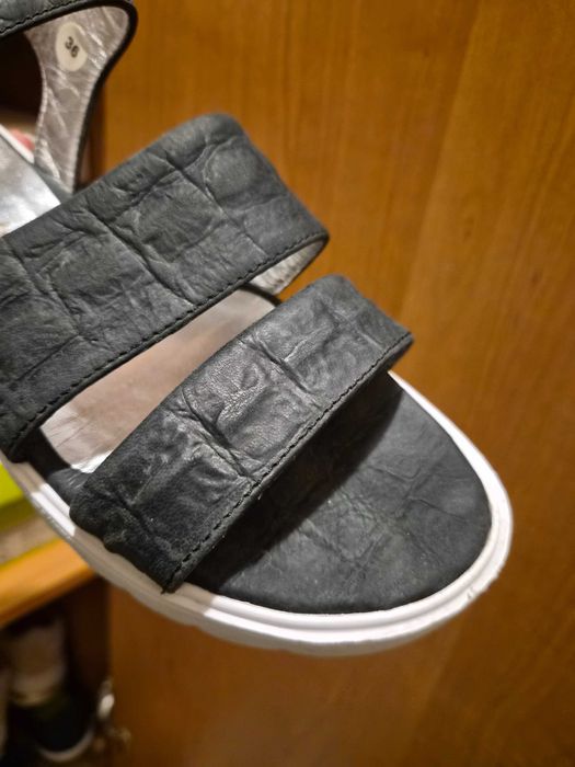 Черни сандали Daris