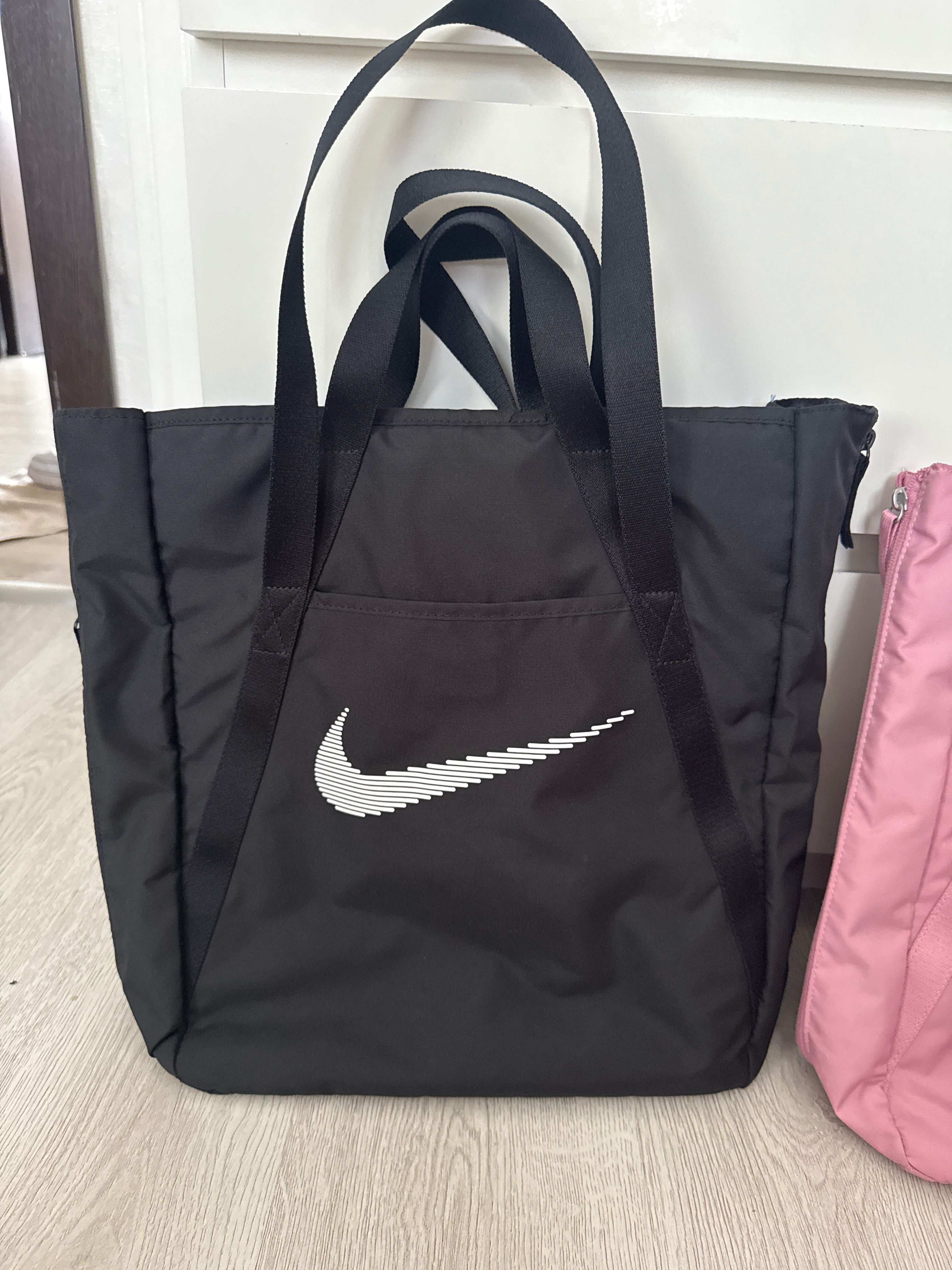 Нови дамски чанти Nike