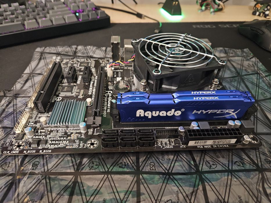 Дънна платка GIGABYTE GA-H97M-HD3 Socket 1150/ Intel I5 4590/ 16gb RAM