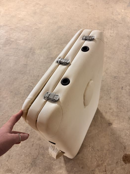 Сгъваема медицинска кошетка за масажи, перманент, козметични процедури