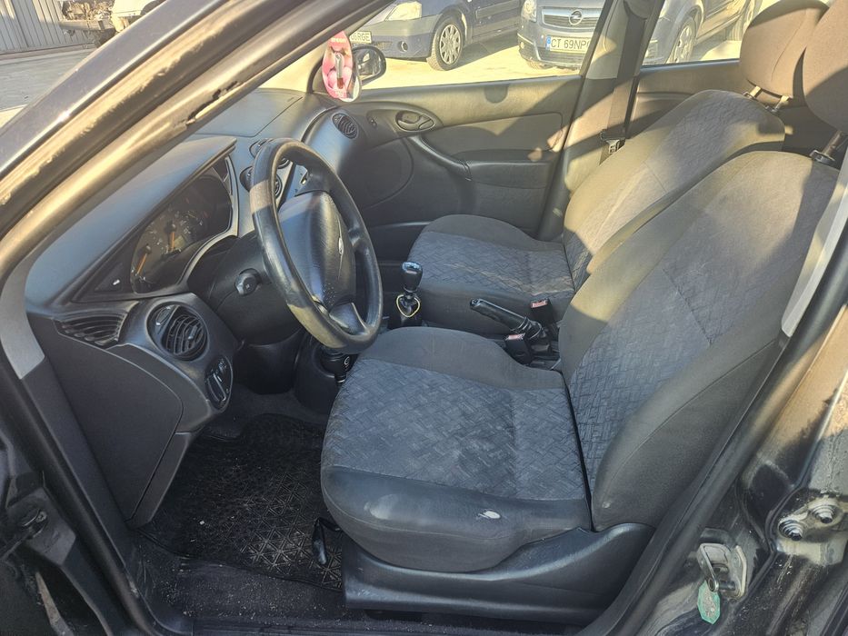 Se vinde ford focus