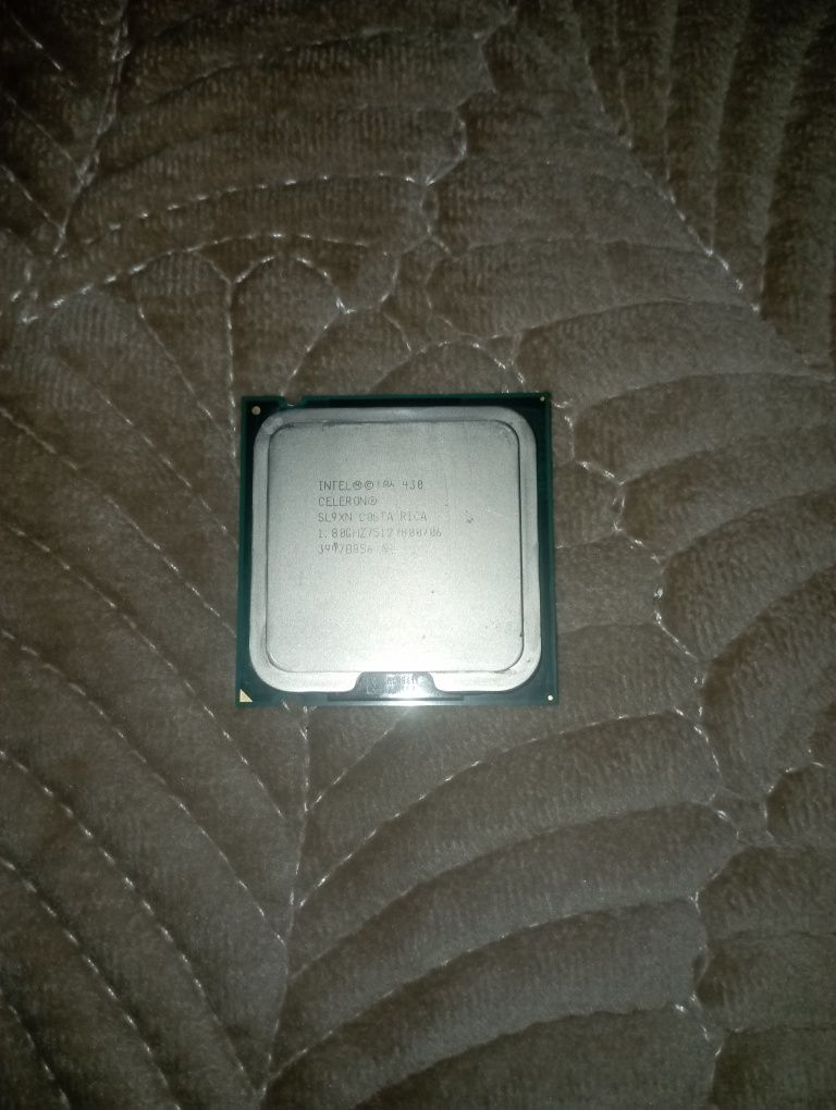 Процессор Intel Celeron Sl9xn 1.80 ггц / 512 / 800 / 06