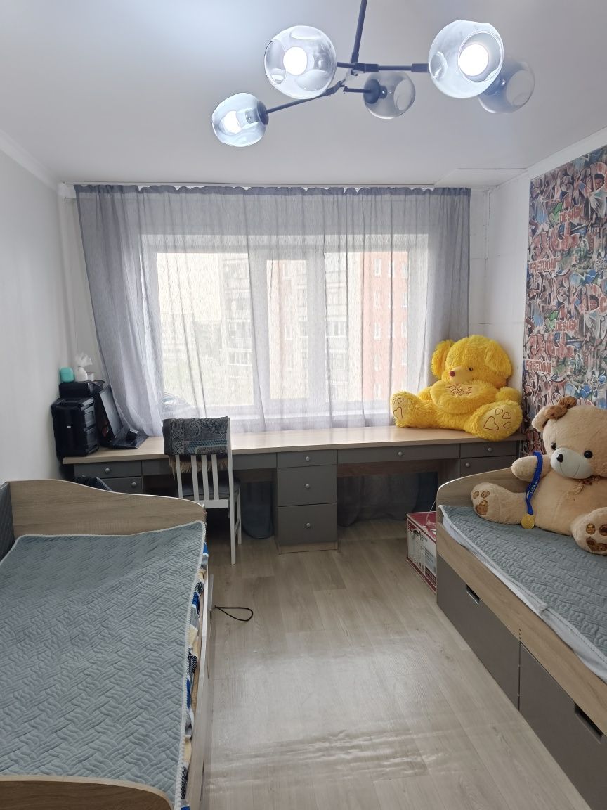 Продам 3 х комн квар. 3 мкр-18 дом- 5    этаж