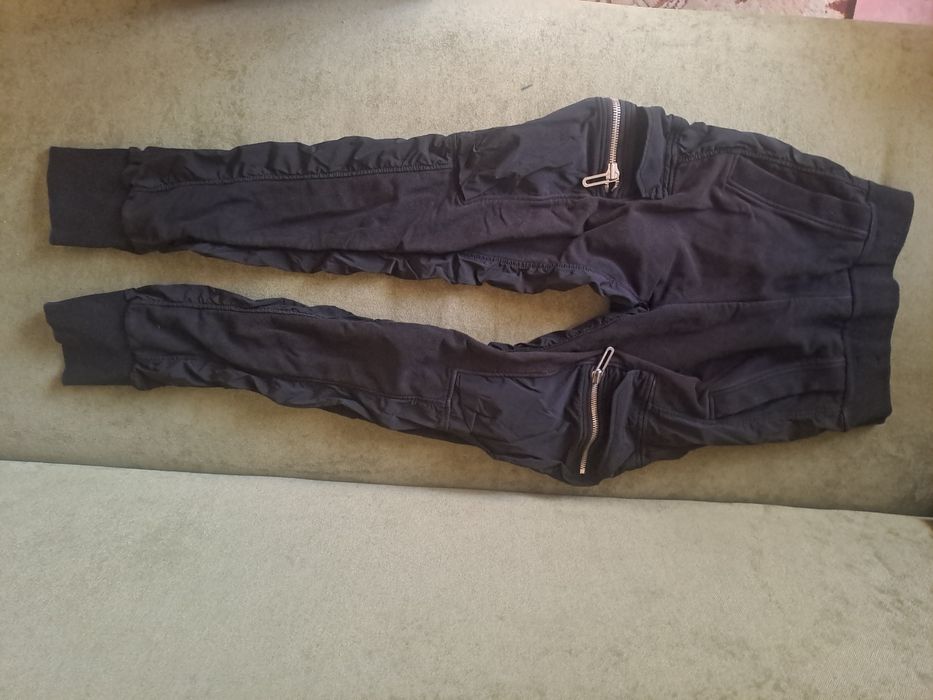 Pantaloni si bluza Vagabond