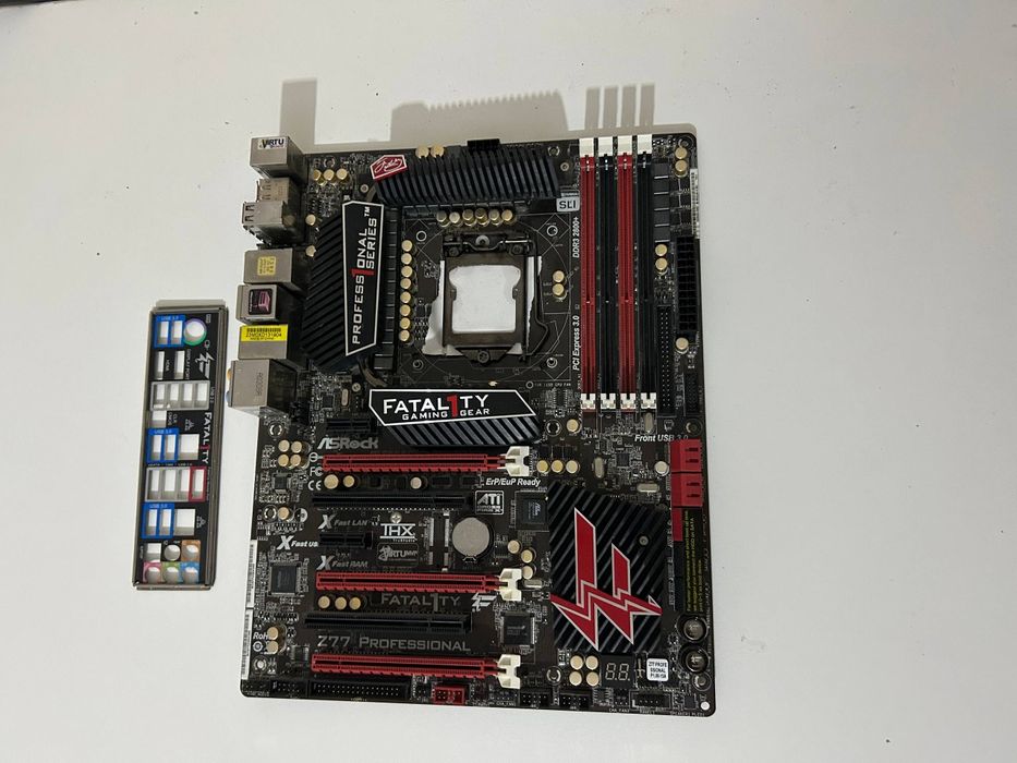 Asrock Fatality Z77, материнская плата