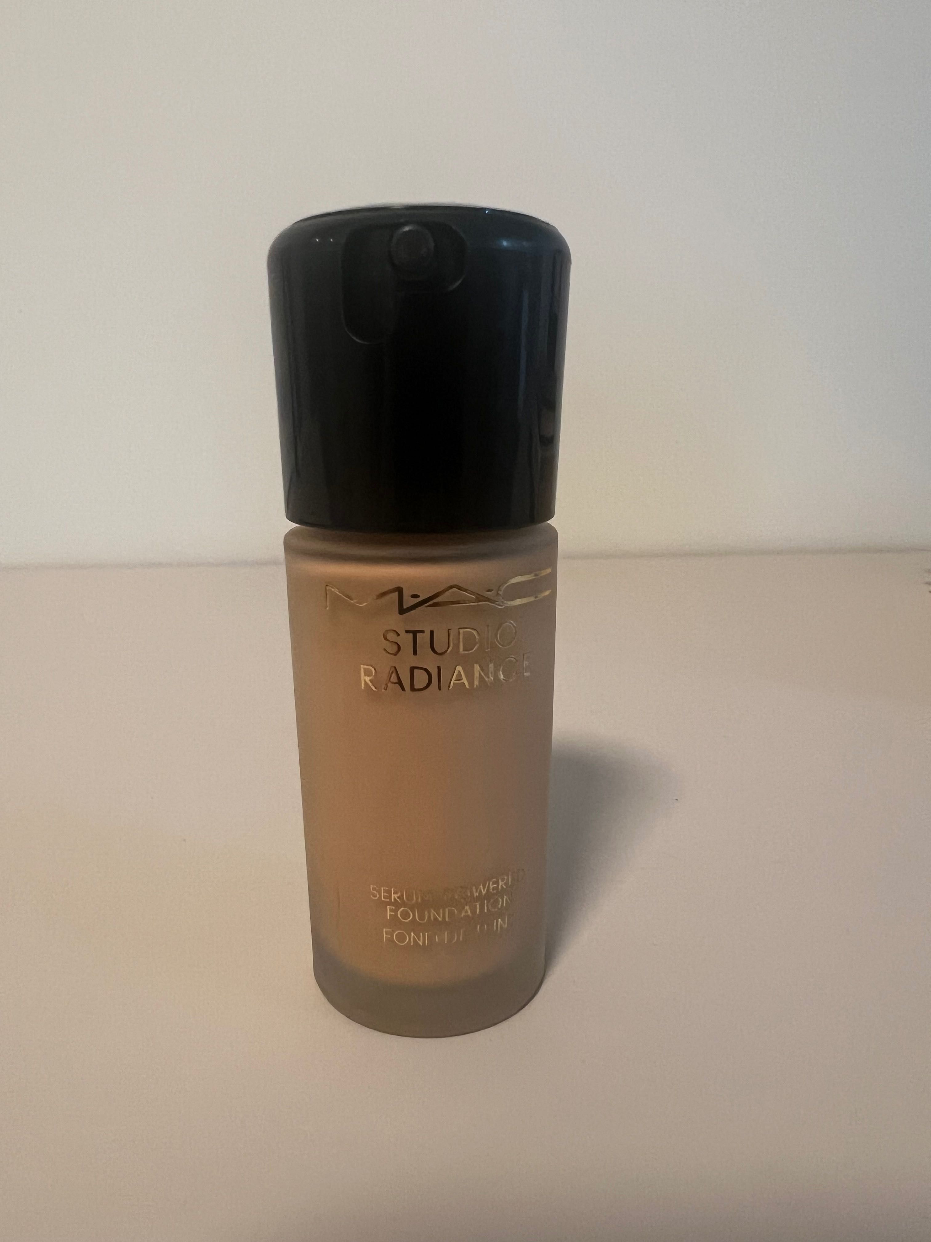 MAC Studio Radiance Serum-Powered Foundation хидратиращ фон дьо тен
