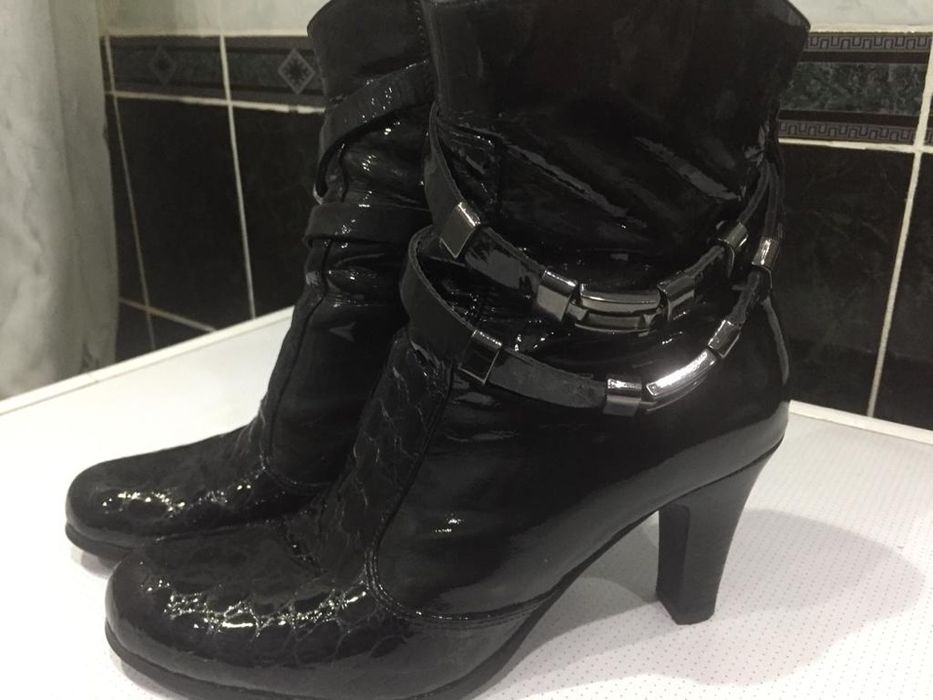 Продам сапоги жеские осень- весна