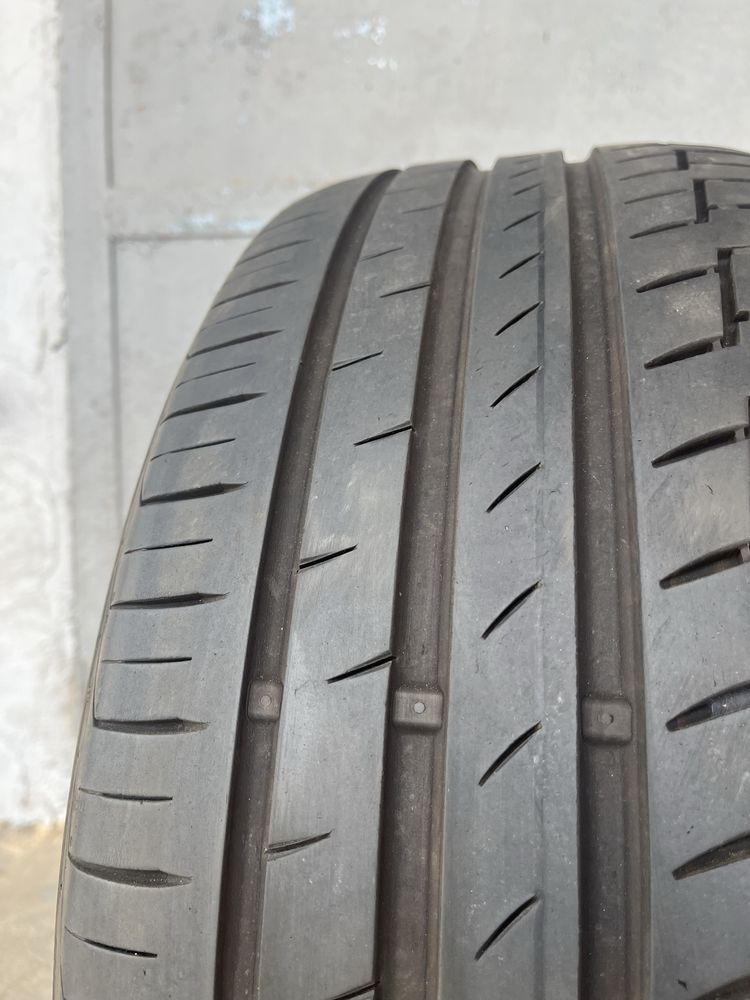 2 бр. летни гуми 235/45/19 Continental DOT 0419 5+ mm