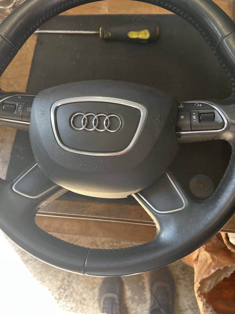 Волан мулти и Airbag от Ауди А6 с7 А8 Audi A7 A6 A5 Q7 Q5 4g0880201