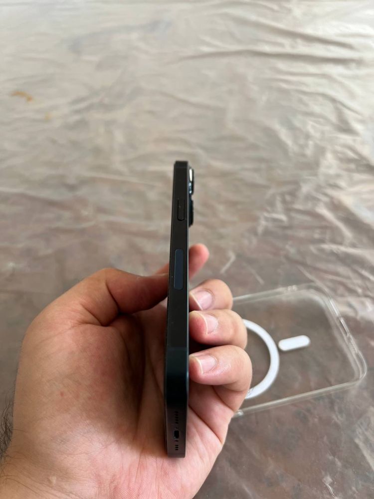 Iphone 14 LL/A 128 GB идеал как новый