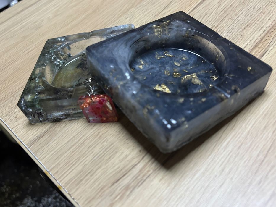 Пепелник от смола