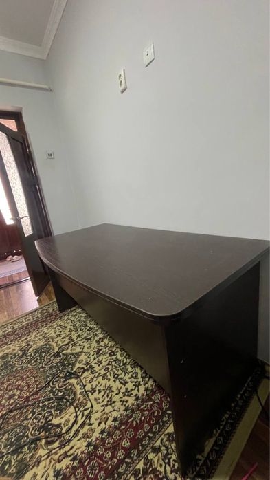 Стол      офисный