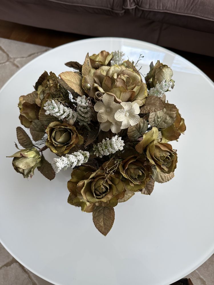Ваза за цветя / Декоратвна ваза с цветя