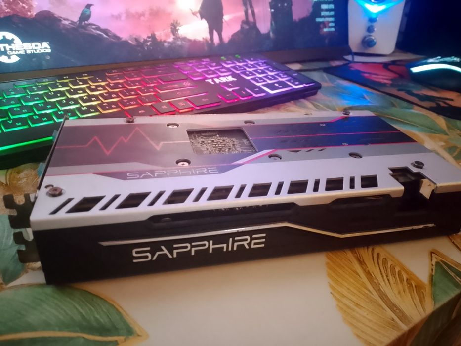 Продам RX 580 Saphire на 8 гиг.