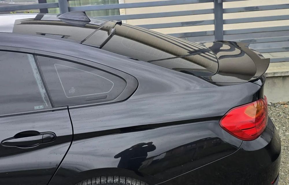 Eleron luneta M4 BMW Seria 4 F36 GranCoupe(2014-2020) negru lucios