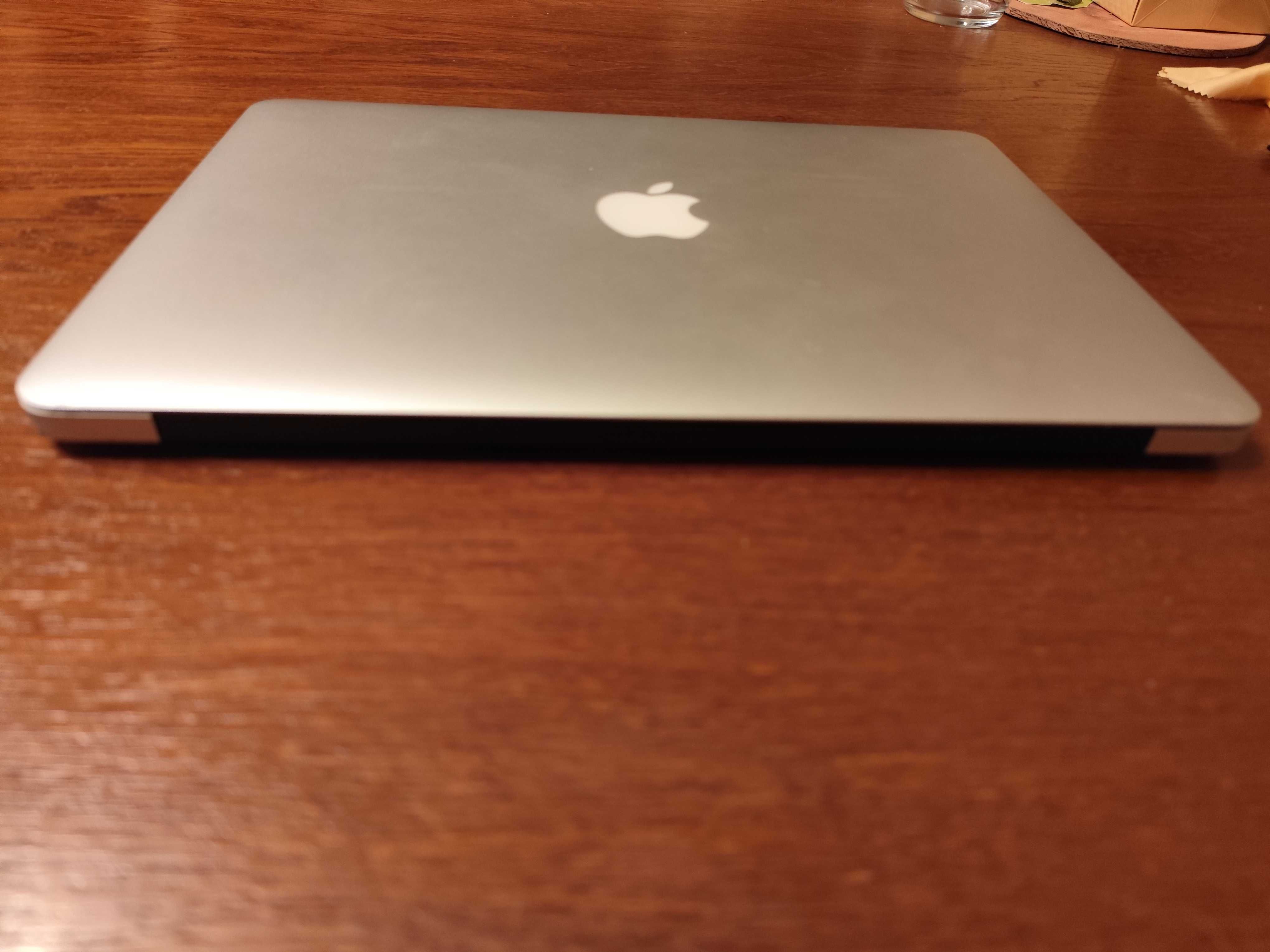 MacBook Air 13 2017 1.8GHz 8Gb RAM 121Gb SSD