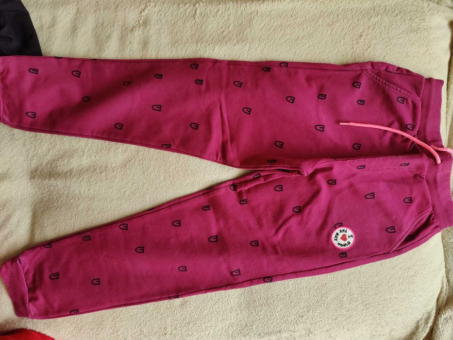 Два спортни екипа за ръст 140см