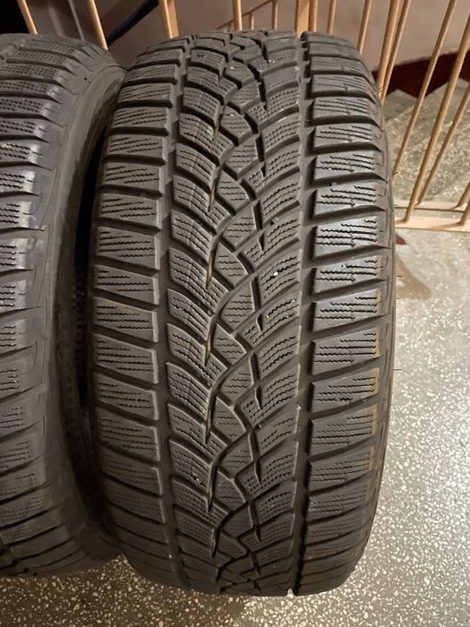 2 anvelope de iarna 225/50/17 Goodyear 2022