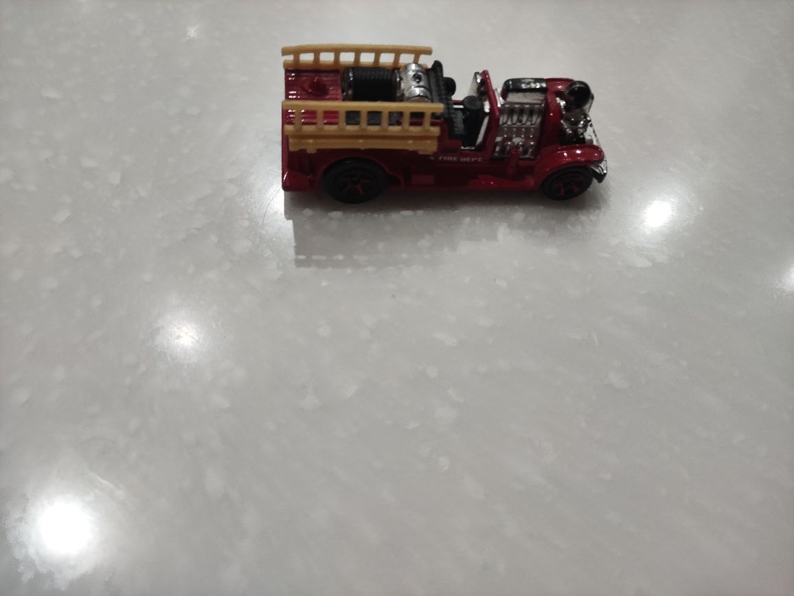 Коллекционная модель Hotwheels