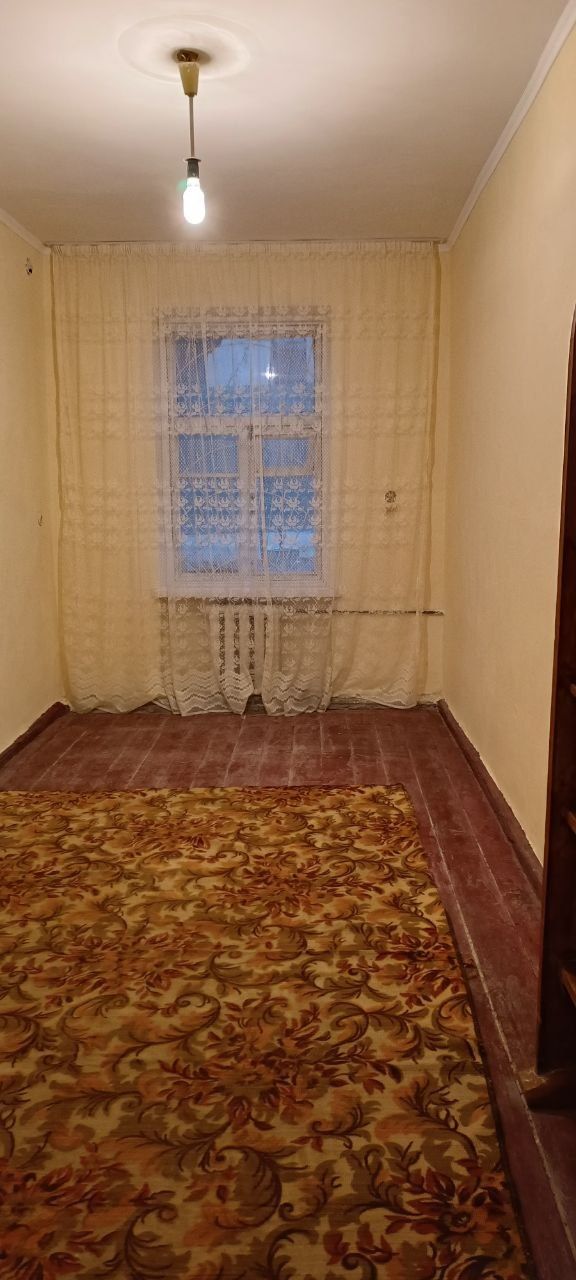 Сдается 2ух комнатная квартира  1 этаж, рядом с метро Бодомзор и Минор
