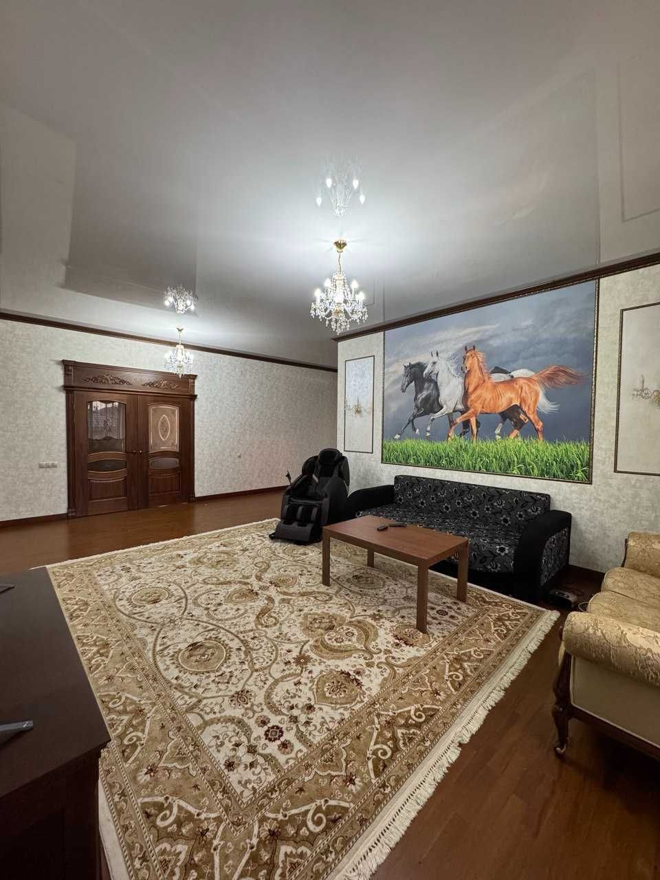 Продам коттедж в Кирпичном (600 квадратов)