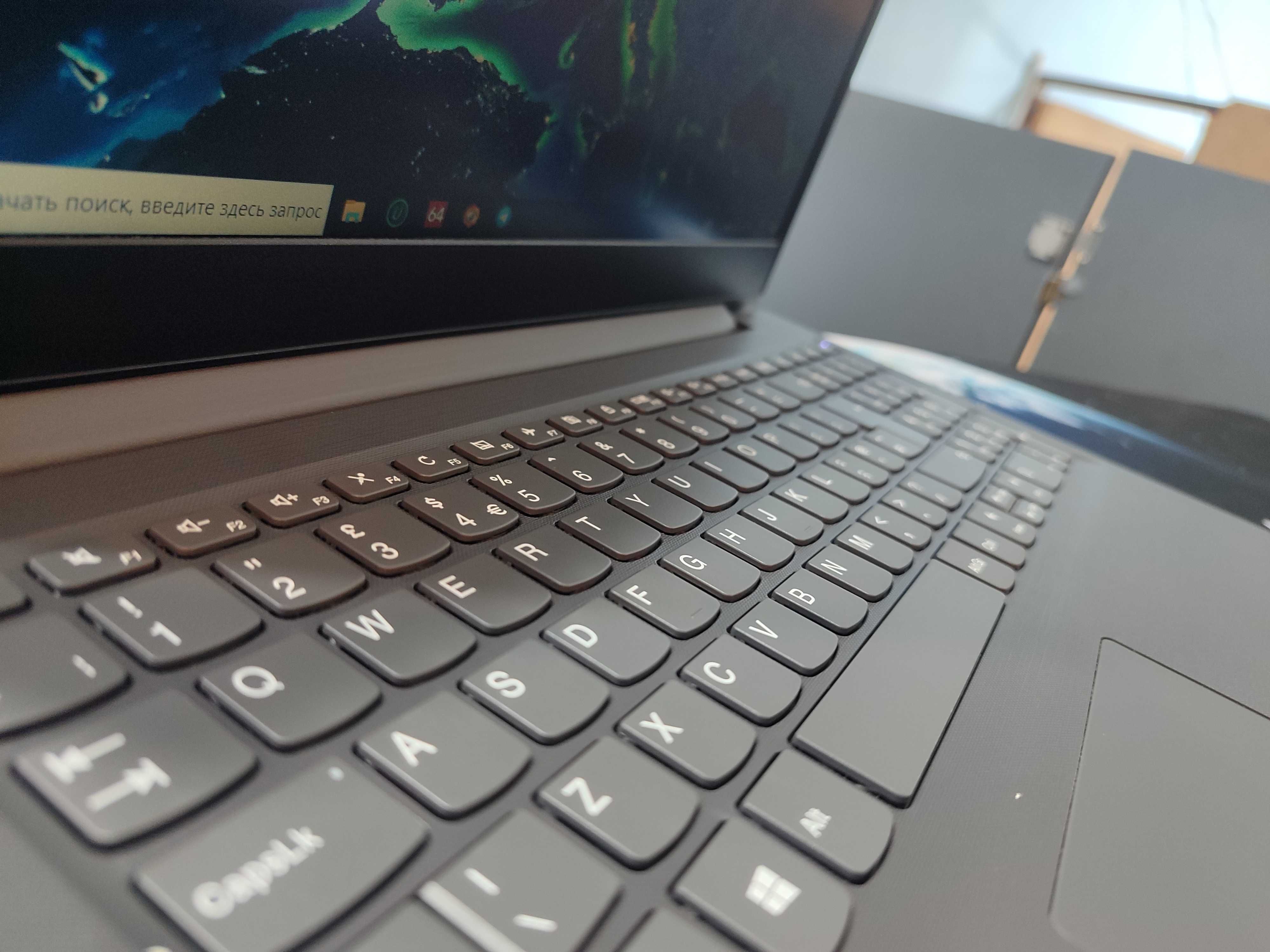 Ноутбук офисный Lenovo V15