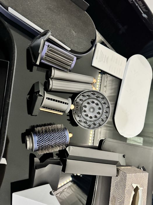 Dyson airwrap complete long volumise HS 05