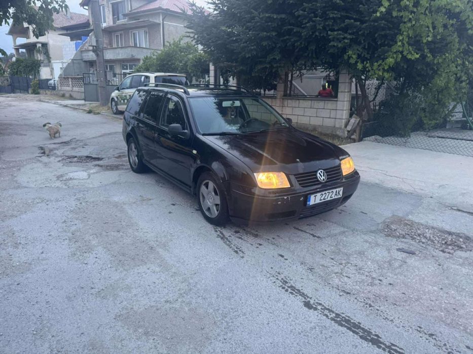 Продавам Фолцваген бора