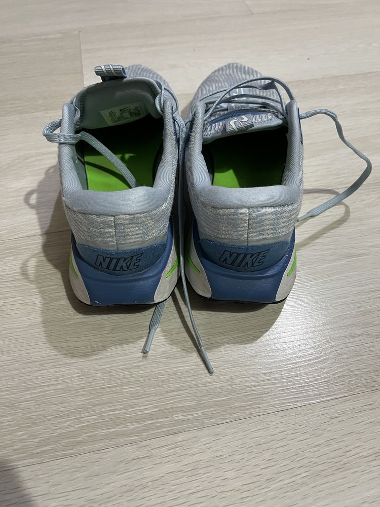 Маратонки nike .