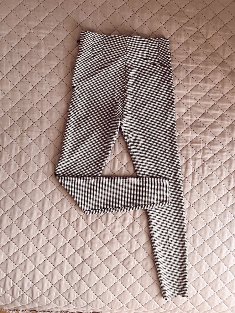 Pantaloni Zara elastici în carouri
