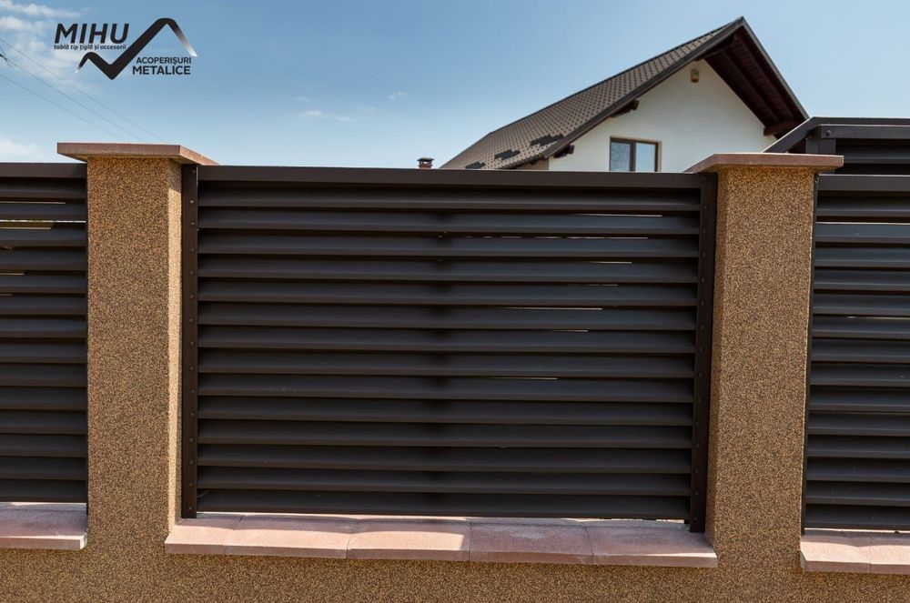 Garduri și porți stil jaluzea șipcă metalică tabla cutata
