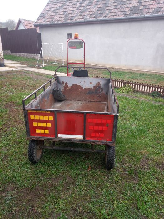Tractoras tuns gazon