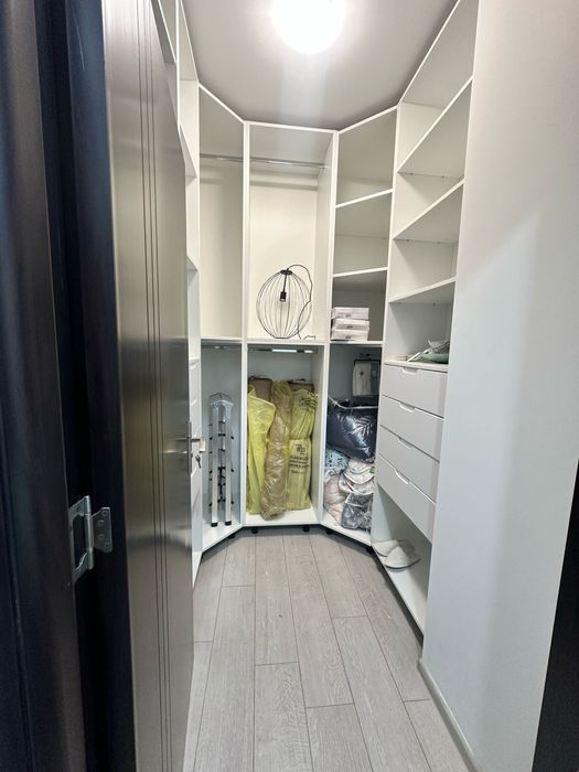 Inchiriez apartament 3 camere zona Kaufland Vâlcea