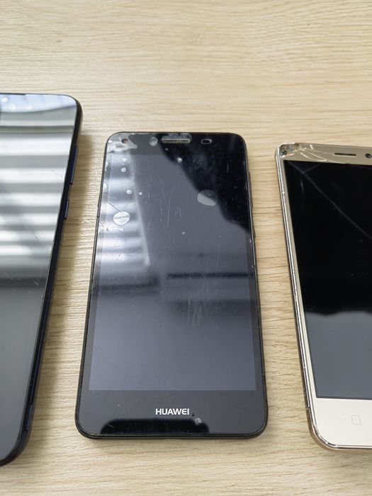 7 броя смартфони за части