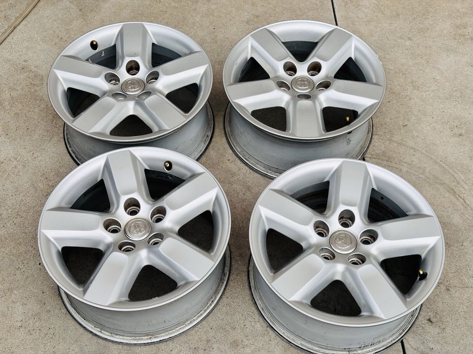 4бр ал Toyota Rav 4 16цола оригинални