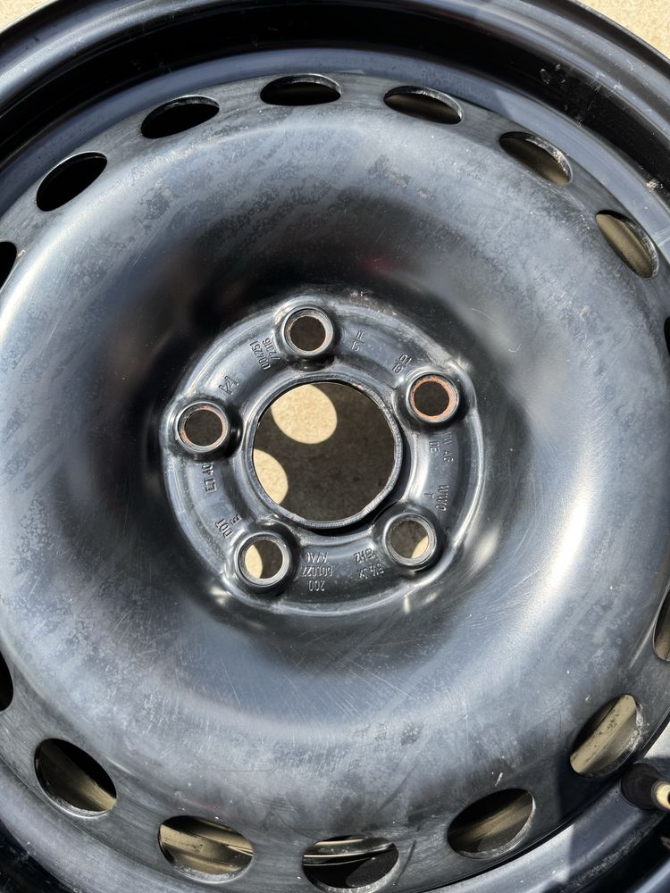 Jante Volkswagen Passat pe 15, din tablă