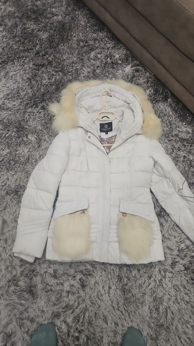 Зимно яке с бяло зайче