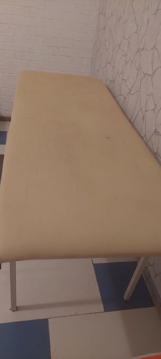 Кушетка б/у в хорошем состоянии