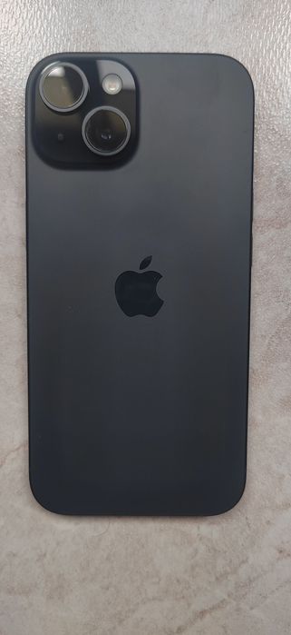 Продавам iphone 15 128GB